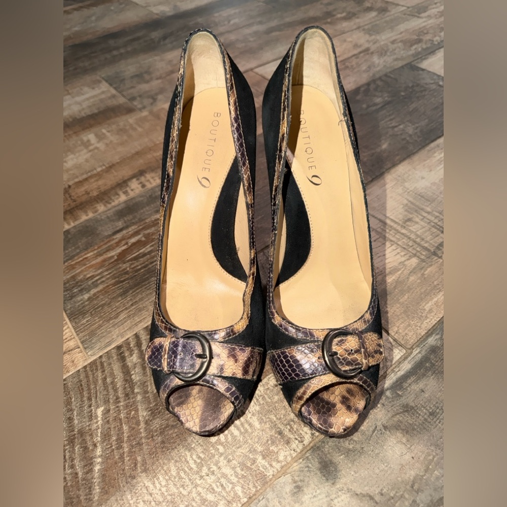 Boutique 9 Black Suede Peep Toe Heels Snakeskin
